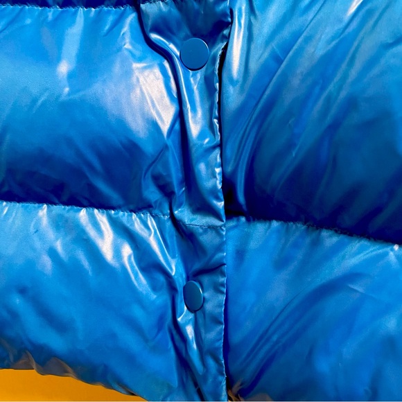 Future Collective Kahlana Barfield  Glossy Puffer Crop Jacket Blue  Size L - Picture 8 of 12